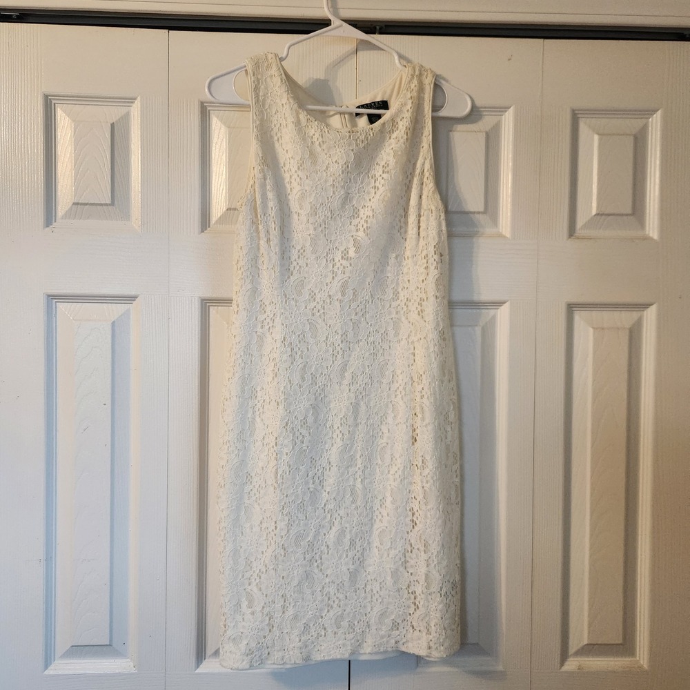 Lauren Ralph Lauren White  Stretch Scallop Lace Sheath Dress Lined‎ Size 8